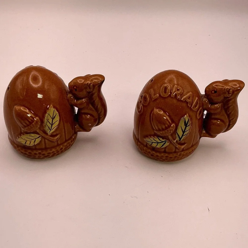 Vintage Colorado Squirrel Acorn Salt and Pepper‎ Shakers Ceramic Japan Brown Set